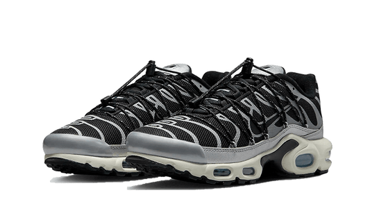 Nike Air Max Plus TN Lace Toggle Black Grey - vue de profil