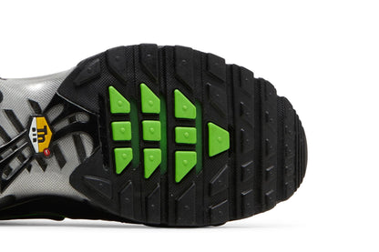 Nike Air Max Plus TN Black Silver Green Strike - vue de profil