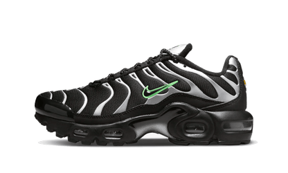 Nike Air Max Plus TN Black Silver Green Strike - vue de face