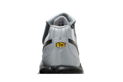 Nike Air Max Plus TN Tiempo Wolf Grey - détail du laçage
