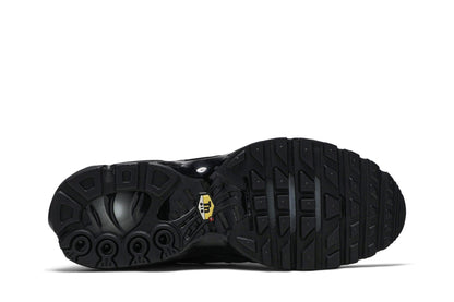 Nike Air Max Plus TN Triple Black - vue de trois-quarts