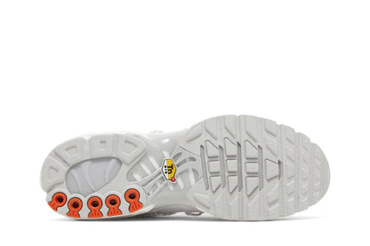 Nike Air Max Plus TN Utility White Safety Orange - vue de face