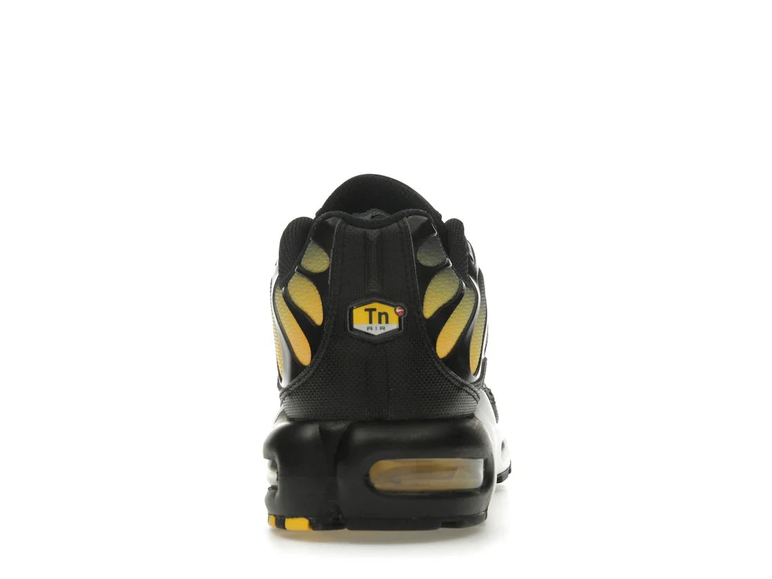 Nike Air Max Plus TN Black University Gold White - vue de trois-quarts